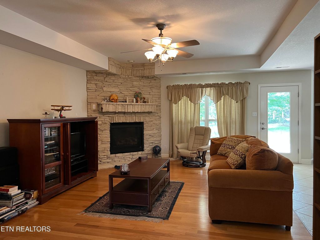 Photo of 3039 Johnston Rd, Louisville, TN 37777 (MLS # 1238104)