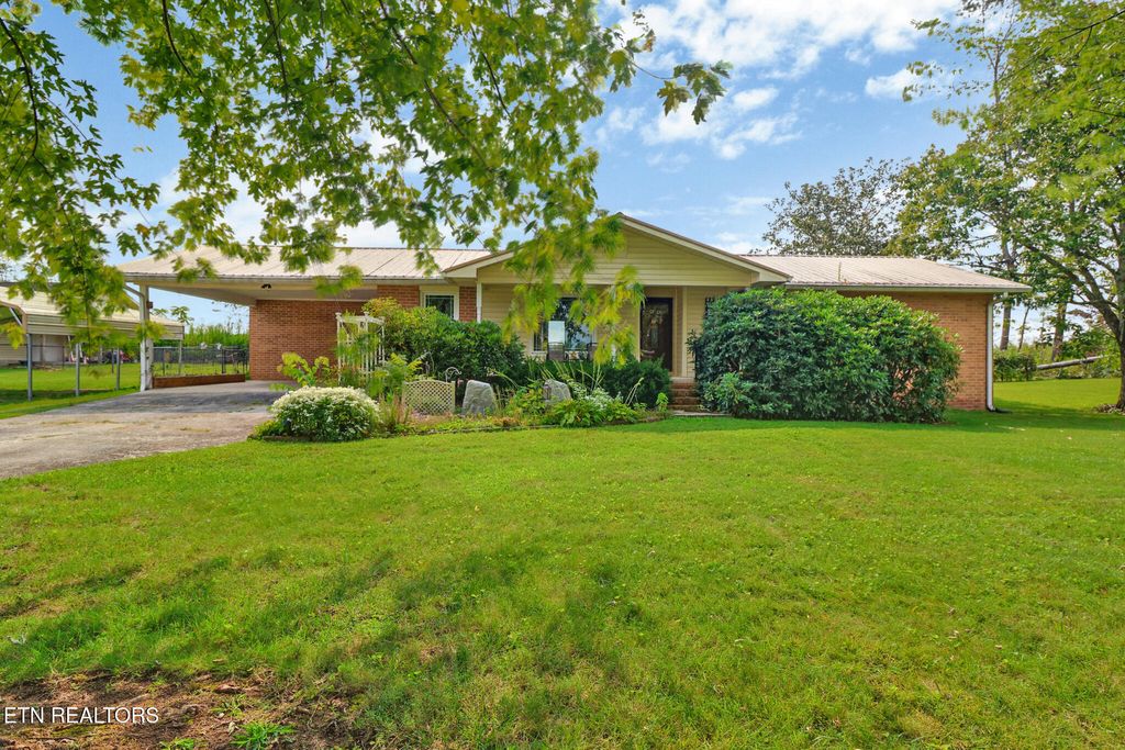 Photo of 245 Crestview Drive, Crossville, TN 38555 (MLS # 1314907)