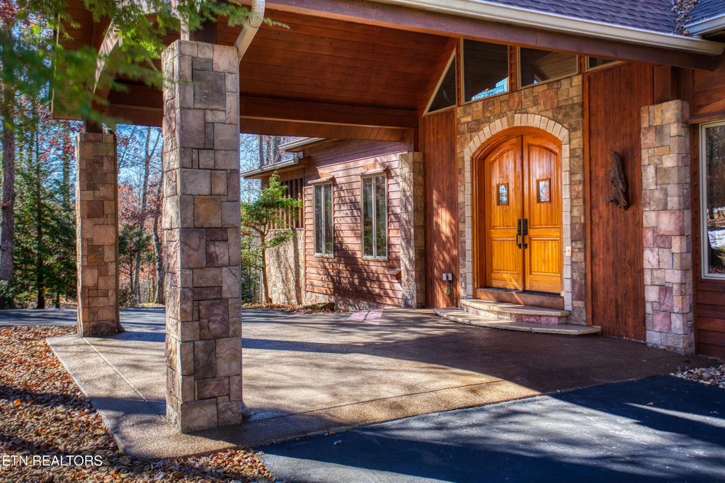 Photo of 1129 Grandview Way, Jamestown, TN 38556 (MLS # 1323424)