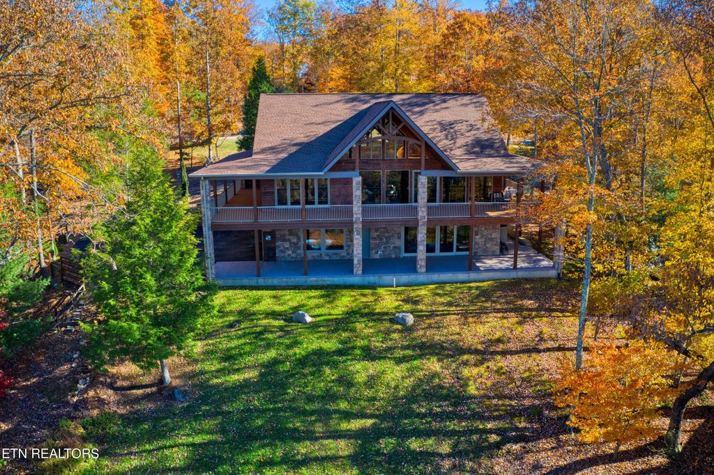 Photo of 1129 Grandview Way, Jamestown, TN 38556 (MLS # 1323424)