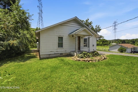 Photo of 6715 Greer Rd, Knoxville, TN 37918 (MLS # 1344534)