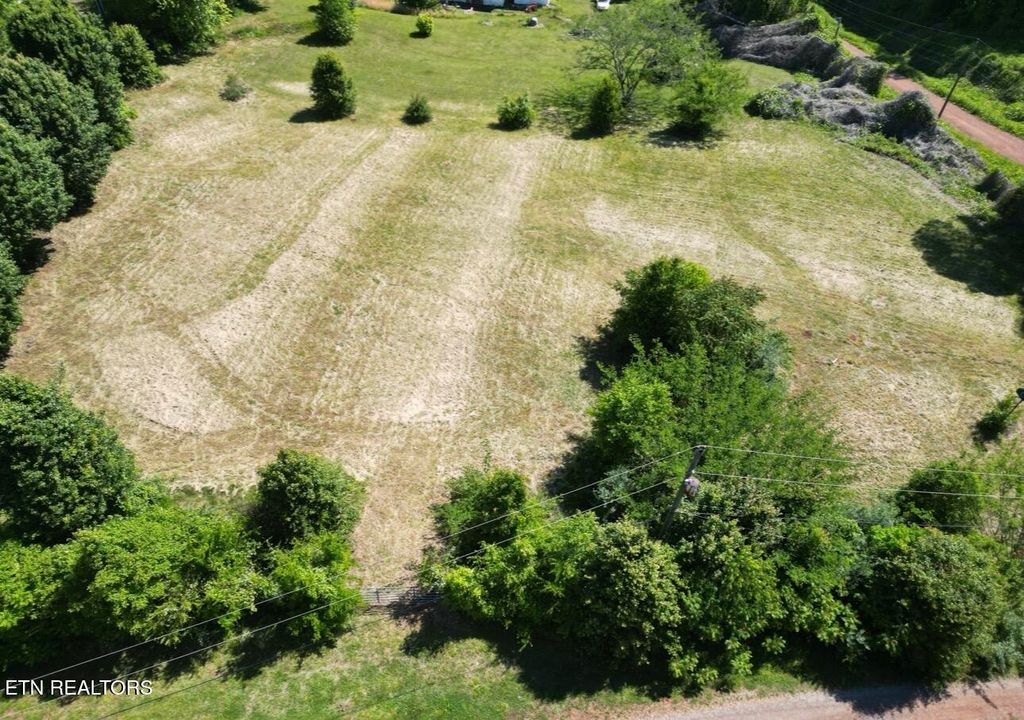 Photo of 4218 Sweetwater Vonore Rd, Sweetwater, TN 37874 (MLS # 1339478)