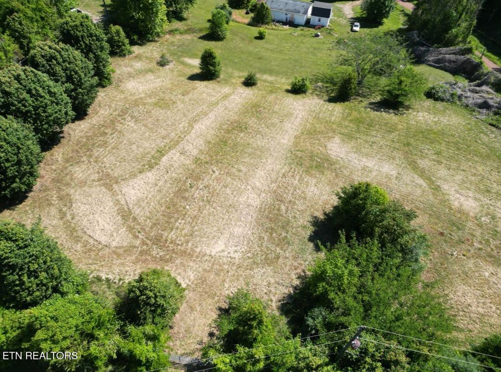 Photo of 4218 Sweetwater Vonore Rd, Sweetwater, TN 37874 (MLS # 1339478)