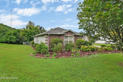 Tiny photo for 122 Twin Oaks Drive, Rockwood, TN 37854 (MLS # 1349714)