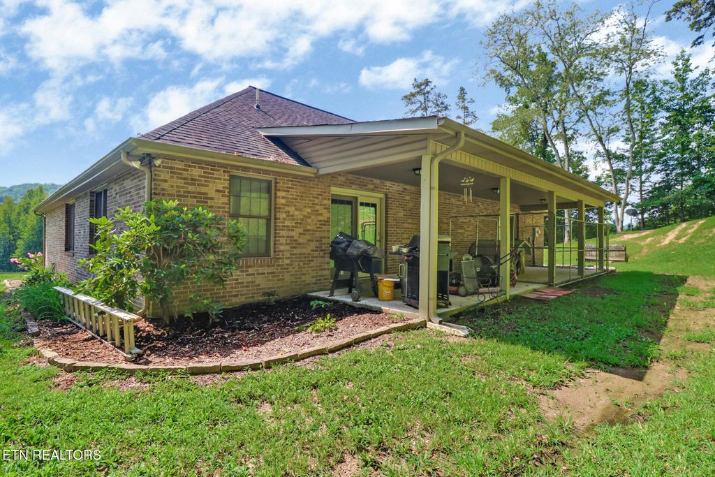 Photo of 281 Ollis Rd, Oliver Springs, TN 37840 (MLS # 1312351)