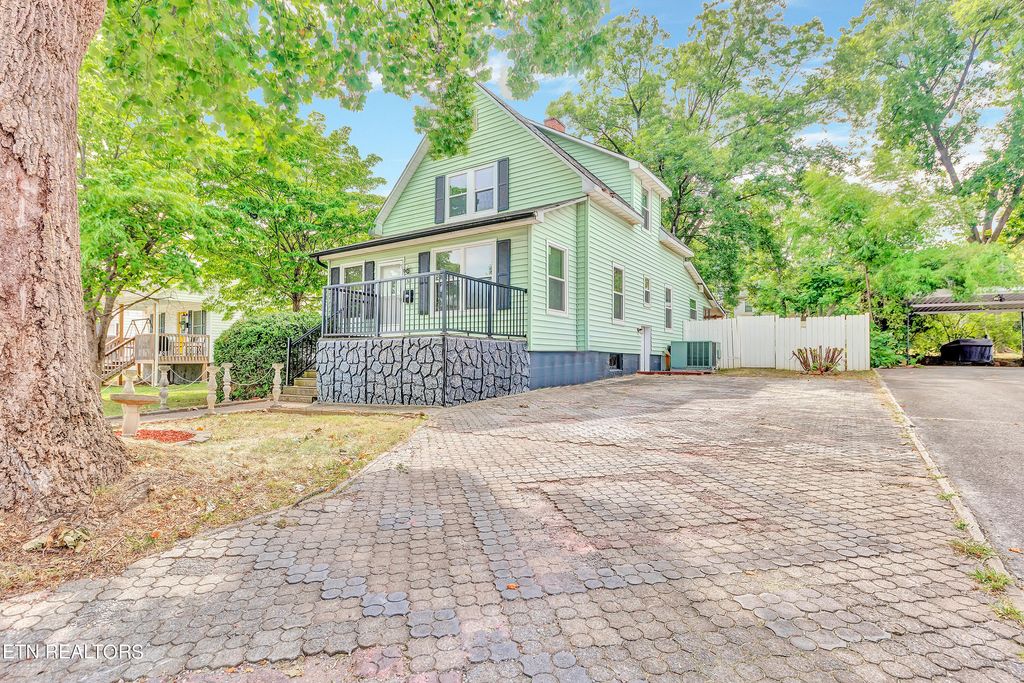 Photo of 345 Telford St, Alcoa, TN 37701 (MLS # 1269397)