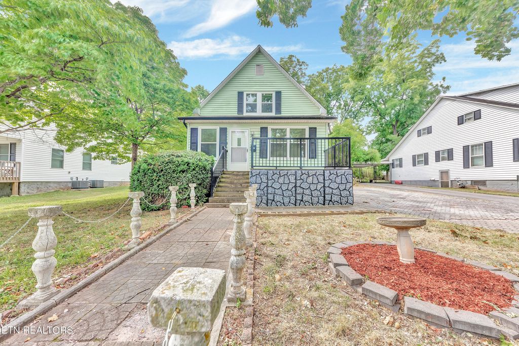 Photo of 345 Telford St, Alcoa, TN 37701 (MLS # 1269397)