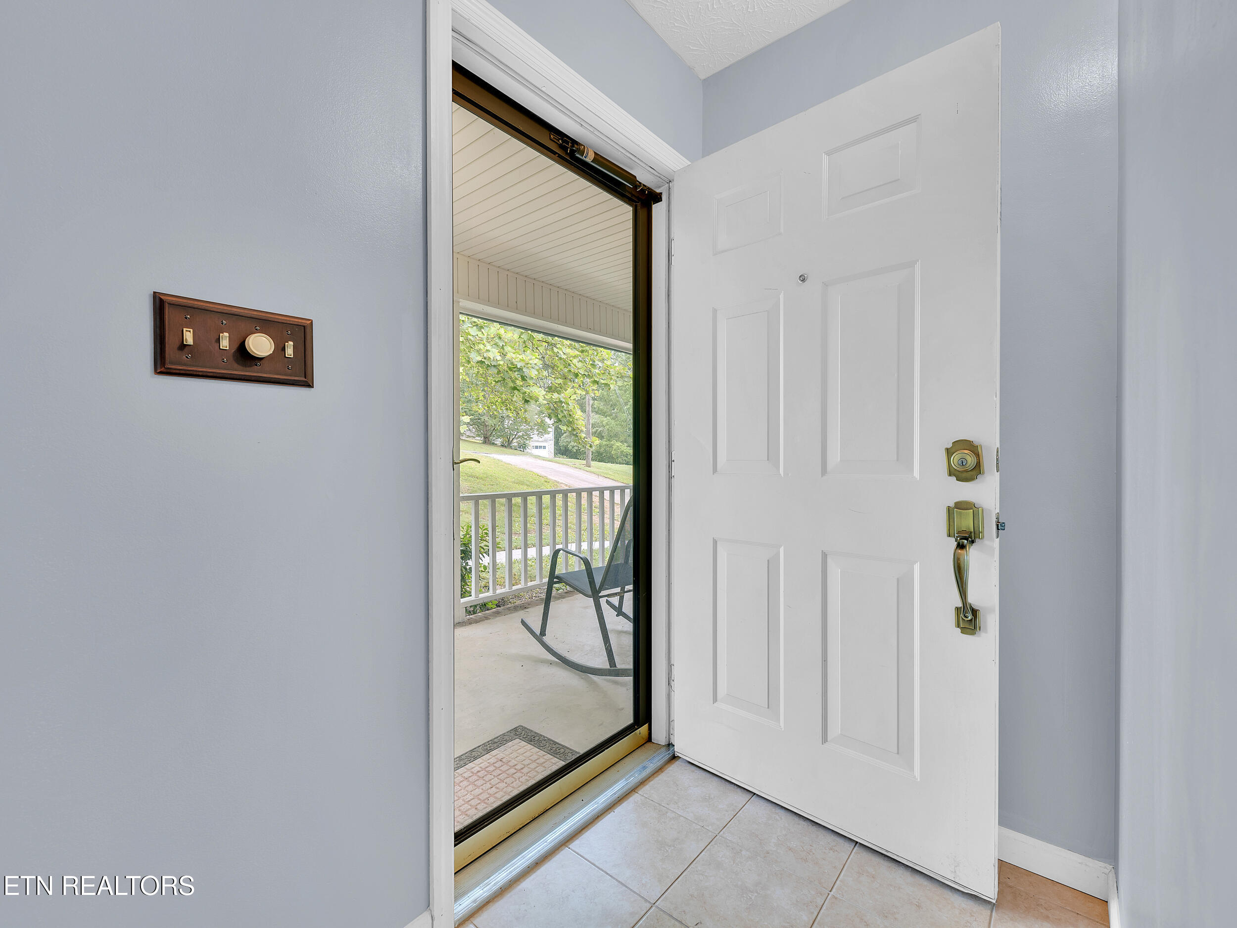 3342 Shagbark Rd