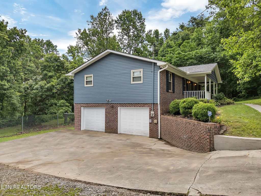 Photo of 3342 Shagbark Rd, Powell, TN 37849 (MLS # 1303176)