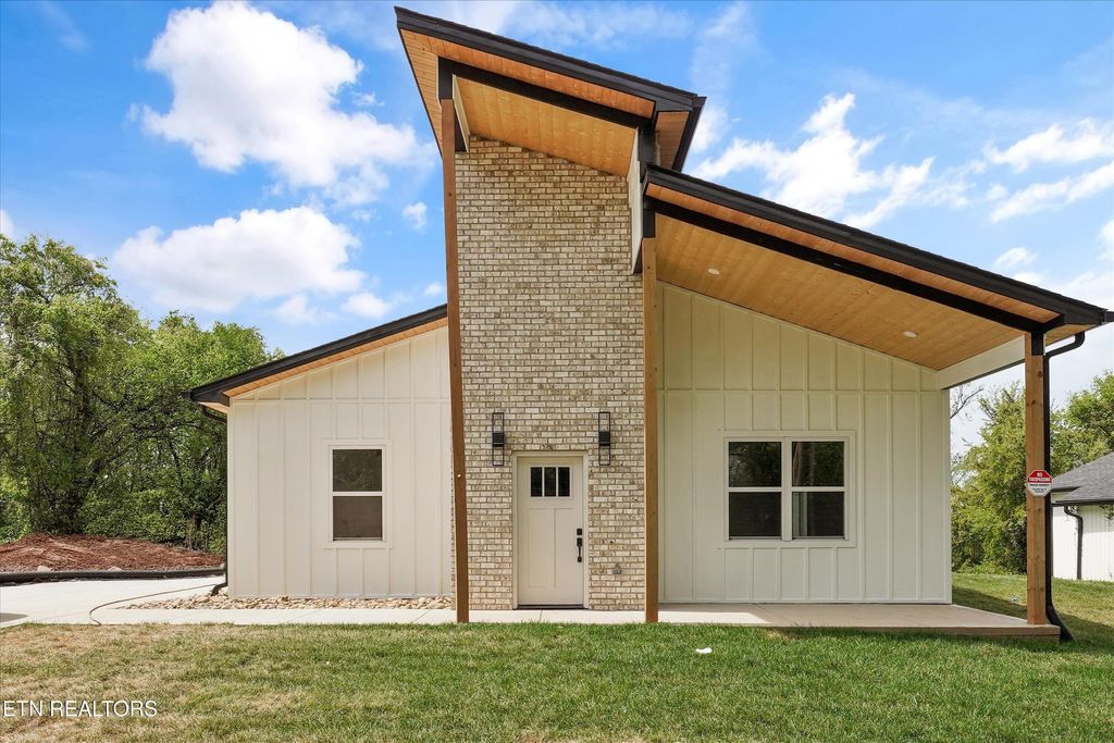 Photo of 433 Haywood Ave, Knoxville, TN 37920 (MLS # 1336289)