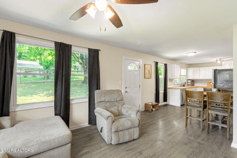 Tiny photo for 439 Jarnigan St, Clinton, TN 37716 (MLS # 1350302)