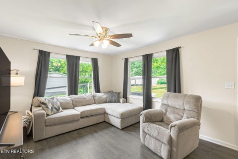 Tiny photo for 439 Jarnigan St, Clinton, TN 37716 (MLS # 1350302)