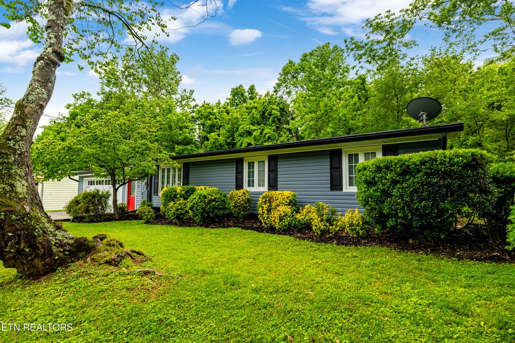 Photo of 4925 Ada Lane, Knoxville, TN 37918 (MLS # 1344061)