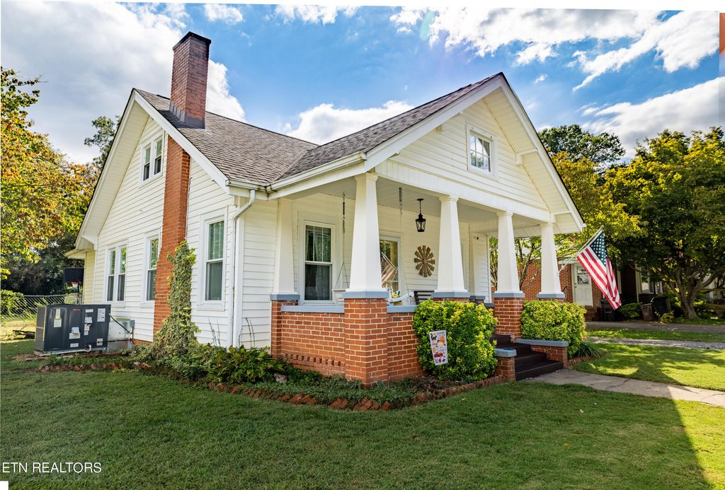 Photo of 509 Broad St, Sweetwater, TN 37874 (MLS # 1277255)