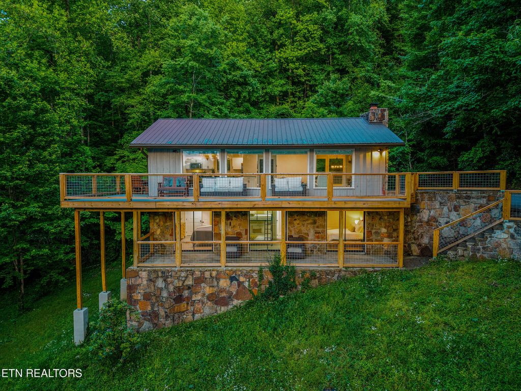 Photo of 341 Lewis Clabo Rd, Gatlinburg, TN 37738 (MLS # 1339867)
