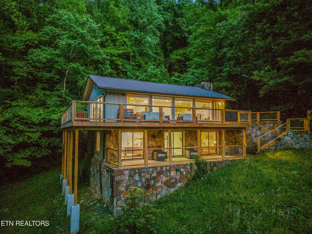 Photo of 341 Lewis Clabo Rd, Gatlinburg, TN 37738 (MLS # 1339867)