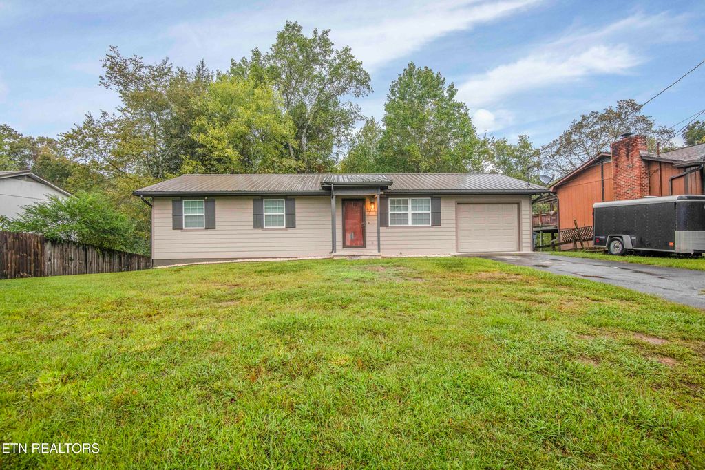 Photo of 613 Red Bud Lane, Oliver Springs, TN 37840 (MLS # 1316686)