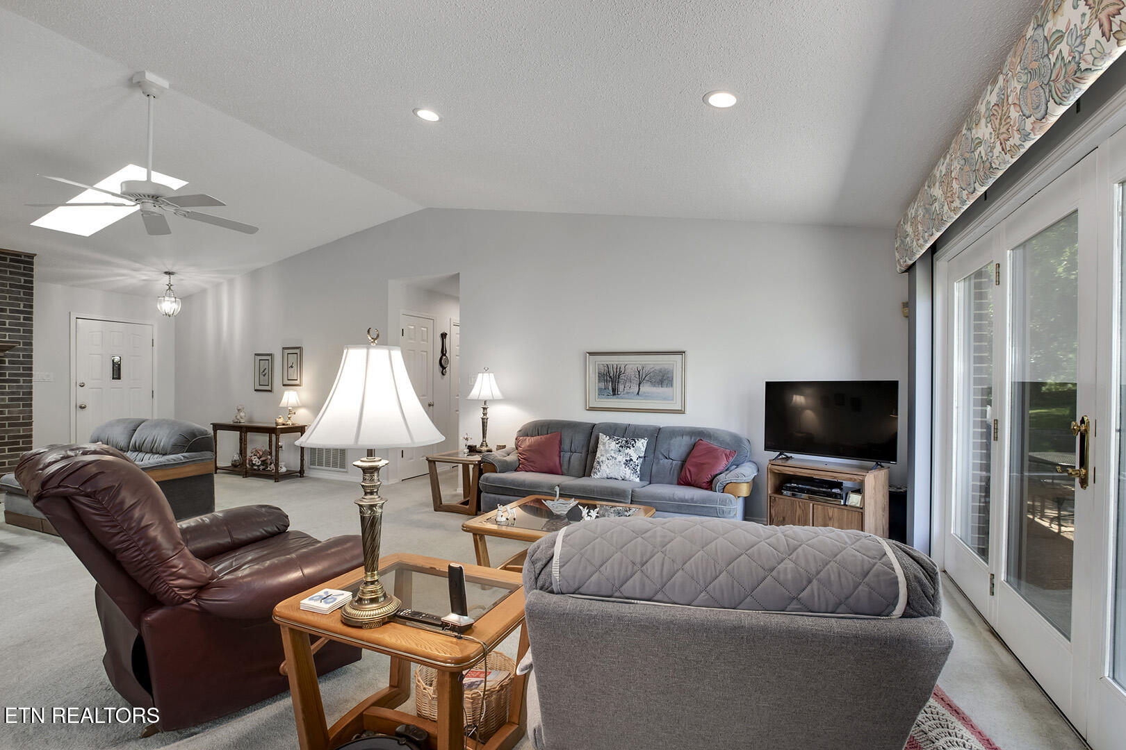 Loudon, Tennessee 37774, United States, 3 Bedrooms Bedrooms, ,2 BathroomsBathrooms,Residential,Active,118509