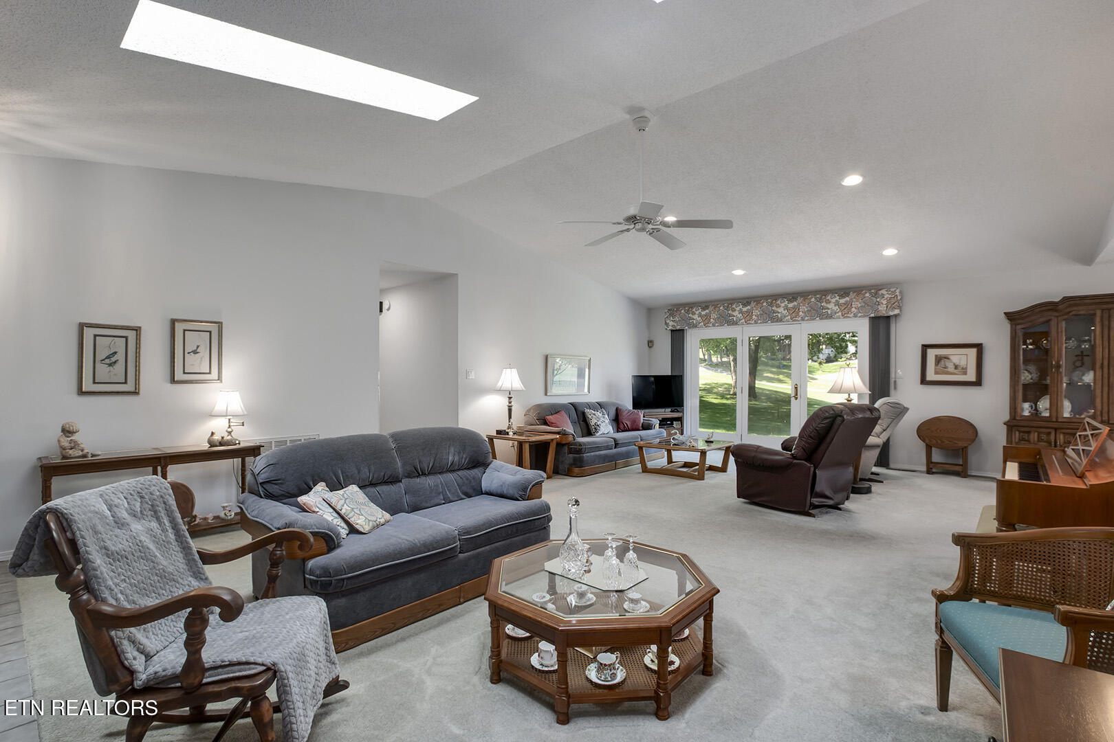 Loudon, Tennessee 37774, United States, 3 Bedrooms Bedrooms, ,2 BathroomsBathrooms,Residential,Active,118509