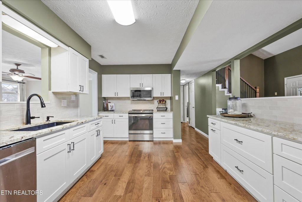 Photo of 7400 Foxglove Lane, Knoxville, TN 37918 (MLS # 1325463)