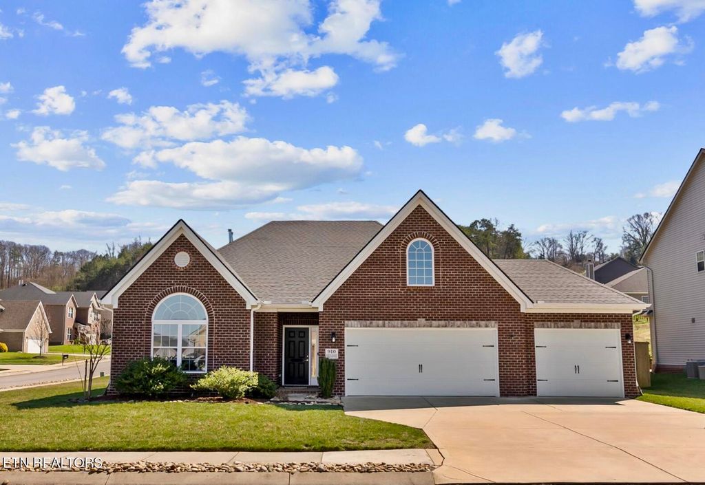 Photo of 910 Springwood Lane, Maryville, TN 37801 (MLS # 1332258)