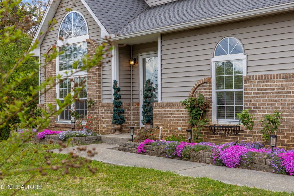 Photo of 9800 Crestline Drive, Knoxville, TN 37922 (MLS # 1359026)