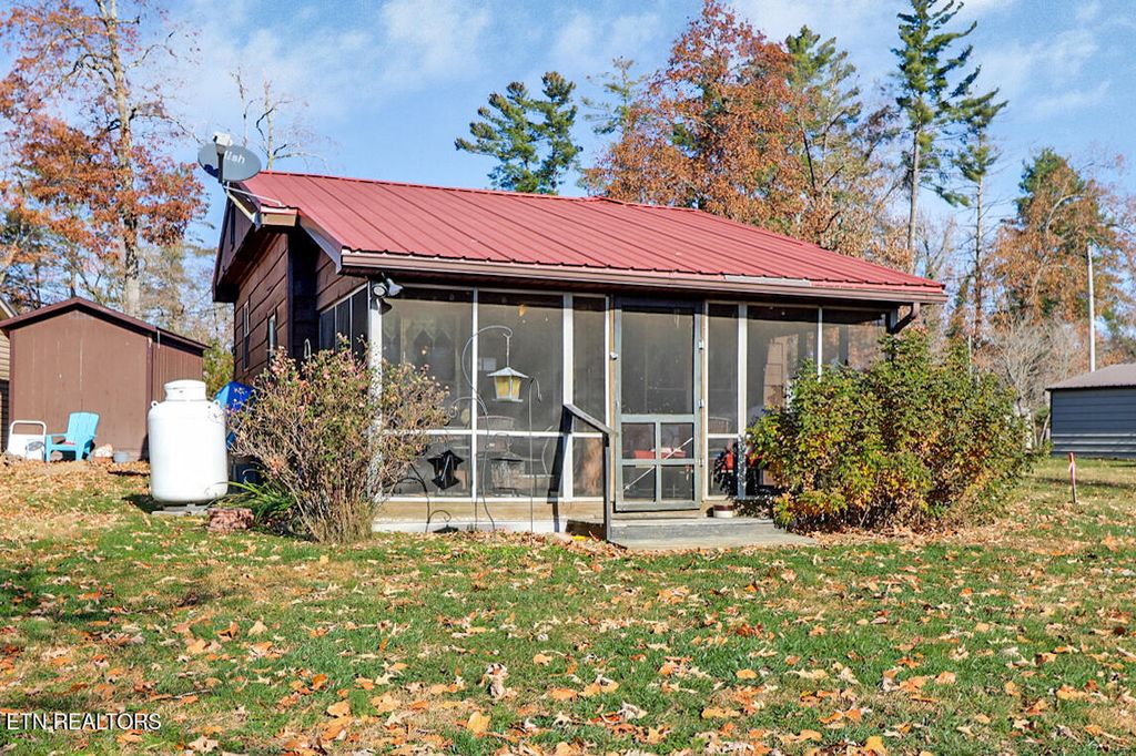 Photo of 75 Linger Lake Lane, Crossville, TN 38571 (MLS # 1328194)