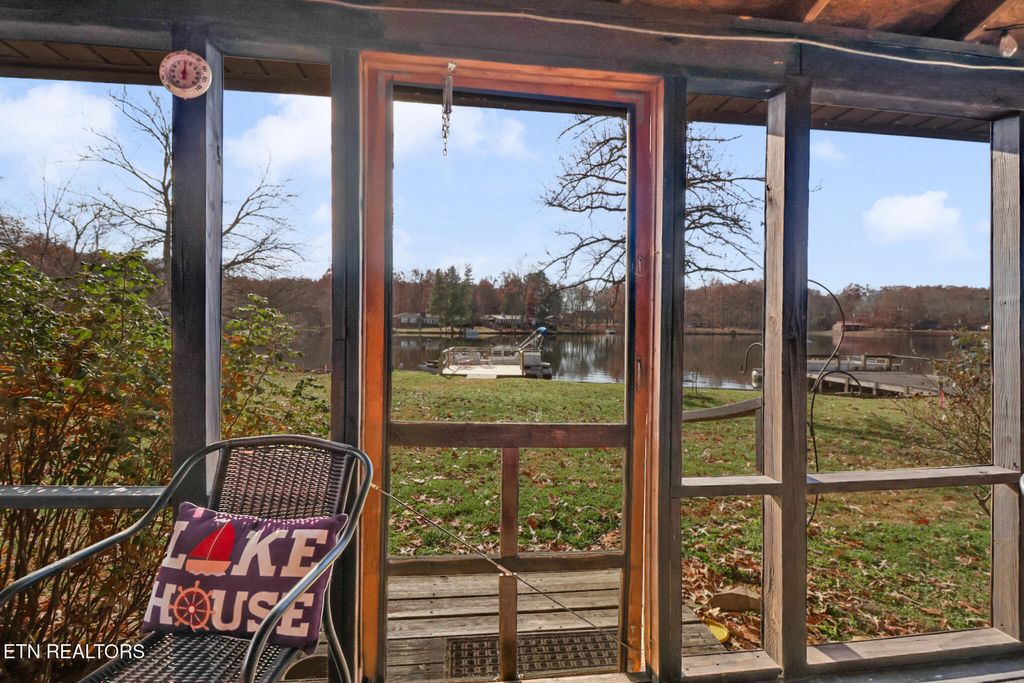 Photo of 75 Linger Lake Lane, Crossville, TN 38571 (MLS # 1328194)