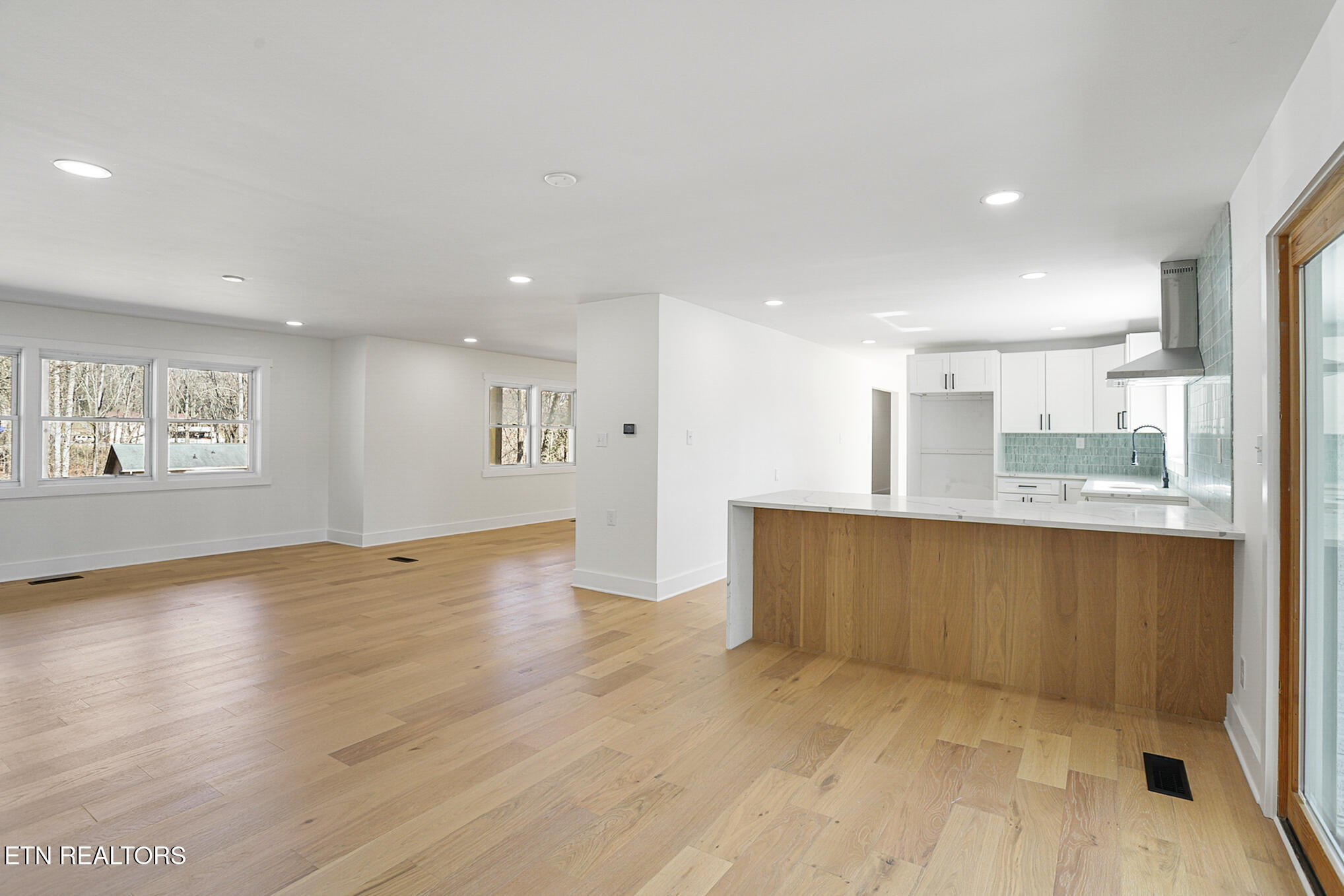 106 Wood Ridge Lane