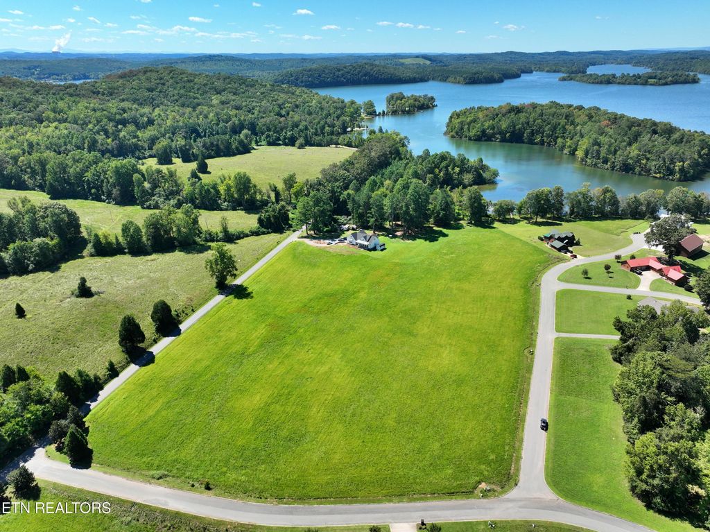 Photo of 34 Spring Harbor Drive, Spring City, TN 37381 (MLS # 1313860)