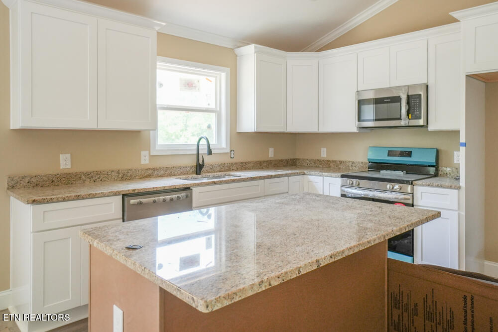 335 Thompson Rd