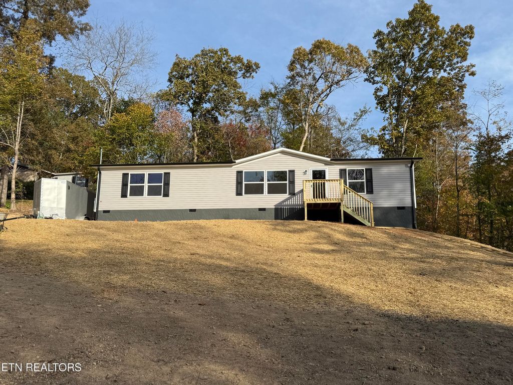 Photo of 112 Clear Springs Rd, Harriman, TN 37748 (MLS # 1319944)