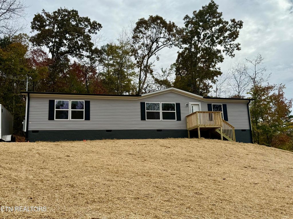 Photo of 112 Clear Springs Rd, Harriman, TN 37748 (MLS # 1319944)