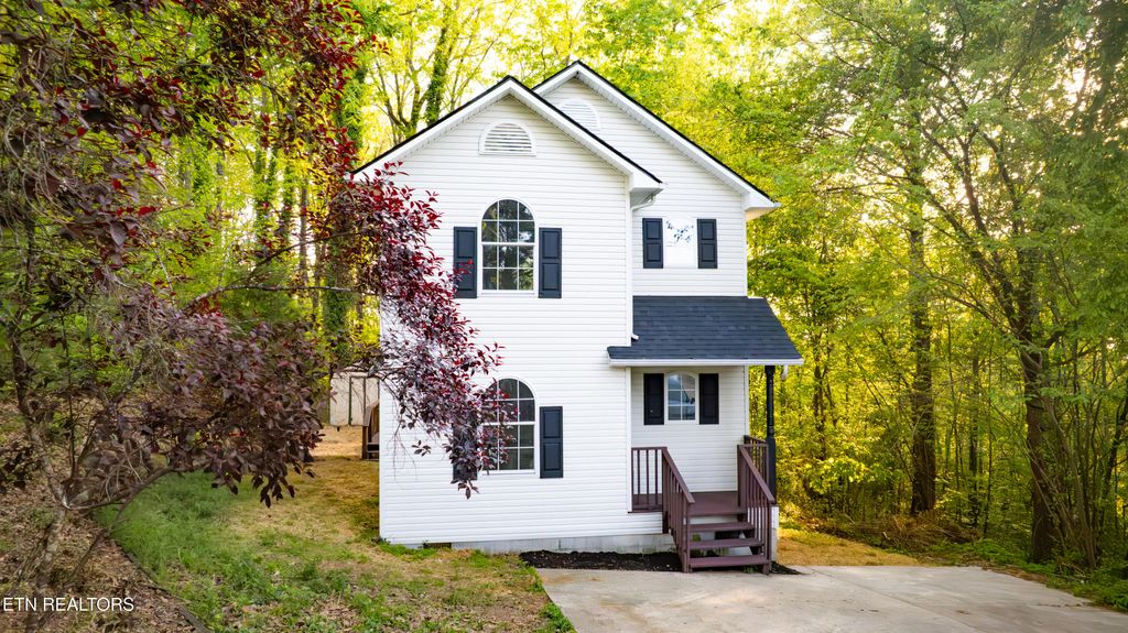 Photo of 392 Indian Hills Drive, Dayton, TN 37321 (MLS # 1337400)