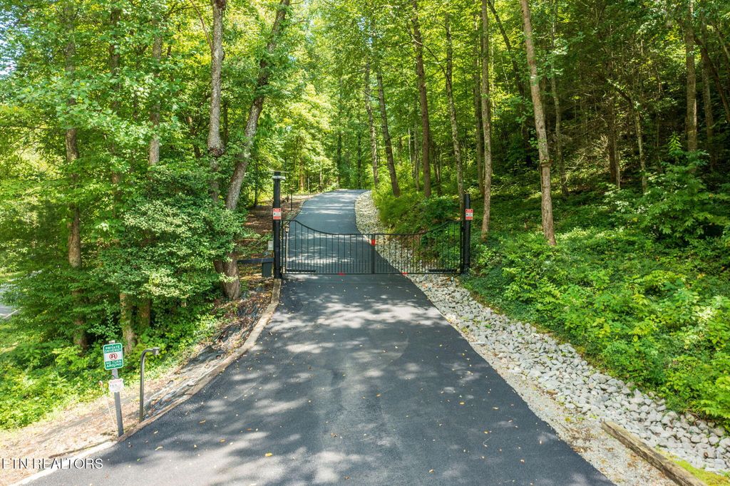 Photo of 2000 E Millers Cove Rd, Walland, TN 37886 (MLS # 1311581)