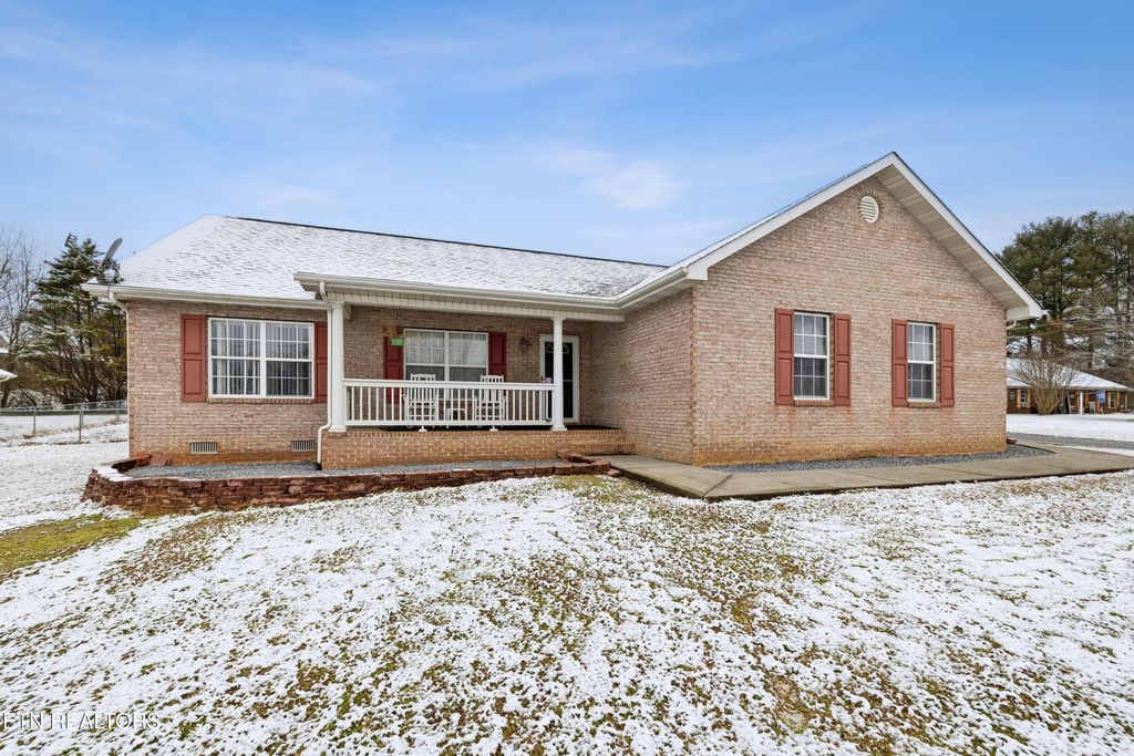 Photo of 704 Pointe South Drive, Walland, TN 37886 (MLS # 1328981)