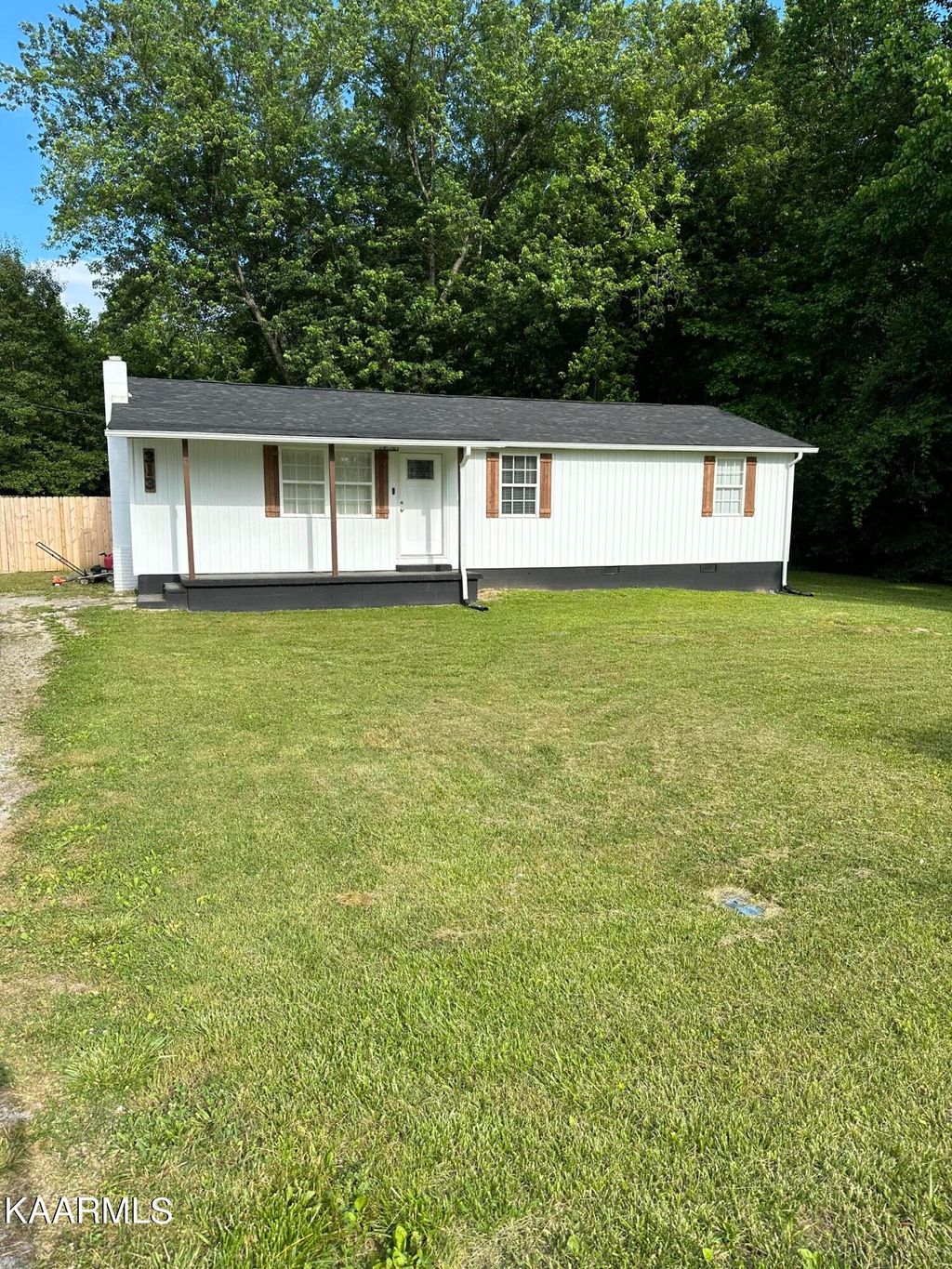 Photo of 313 Redmon Rd, Wartburg, TN 37887 (MLS # 1229056)