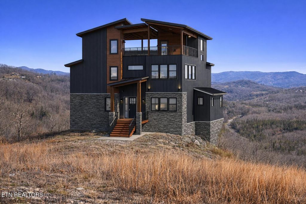 Photo of 2860 Red Sky Drive, Sevierville, TN 37862 (MLS # 1324945)