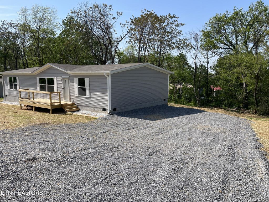 Photo of 1525 Sweetwater Vonore Rd, Sweetwater, TN 37874 (MLS # 1298419)