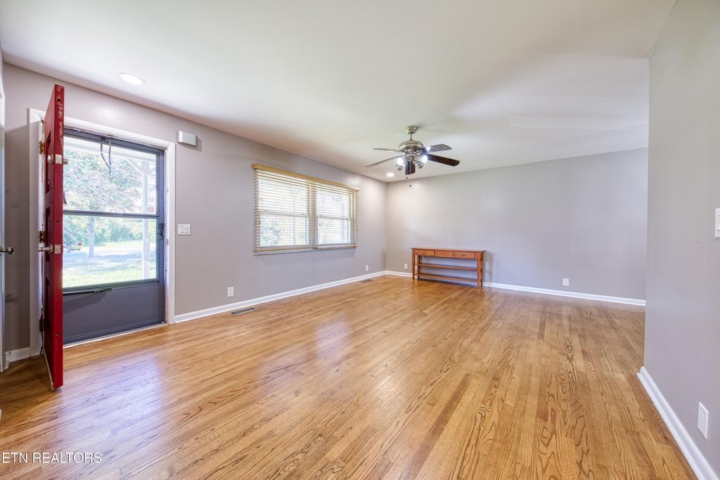 Photo of 7216 Deane Hill Drive, Knoxville, TN 37919 (MLS # 1332541)