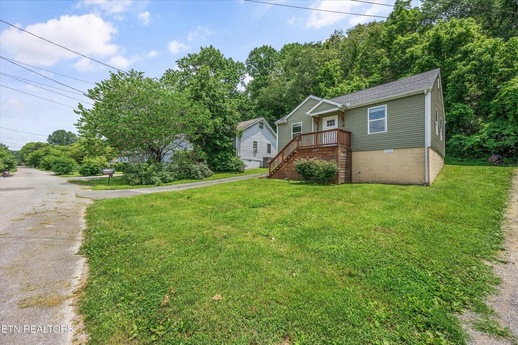Photo of 407 Kingwood St, Kingston, TN 37763 (MLS # 1304994)