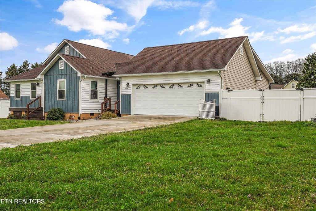 Photo of 222 Wind Chase Drive, Madisonville, TN 37354 (MLS # 1332654)