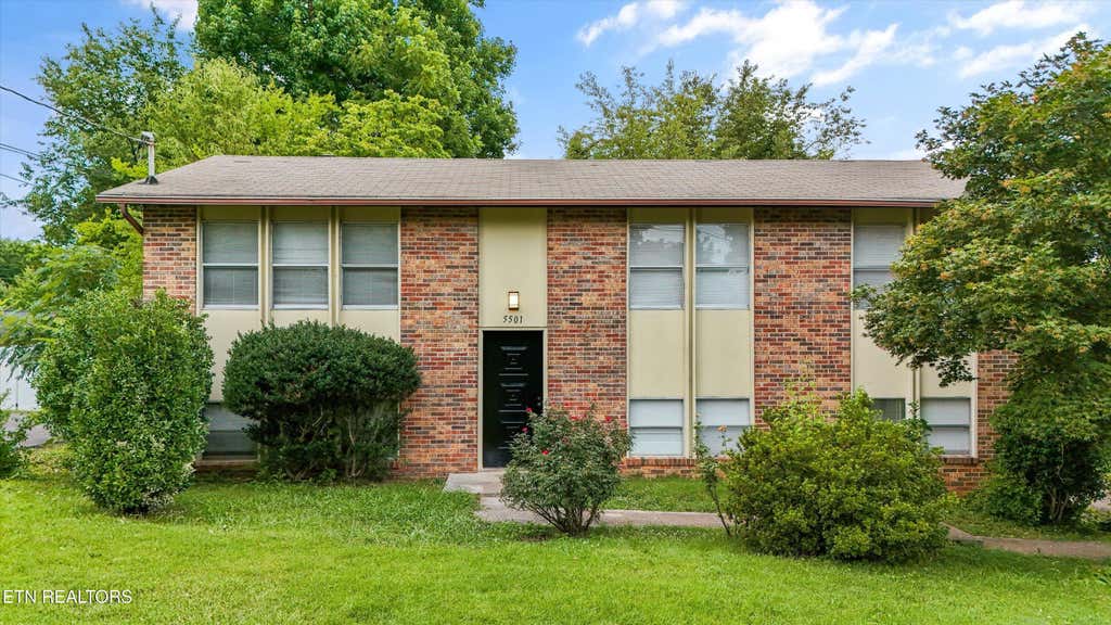 Photo of 5501 Malmsbury Rd, Knoxville, TN 37921 (MLS # 1348094)
