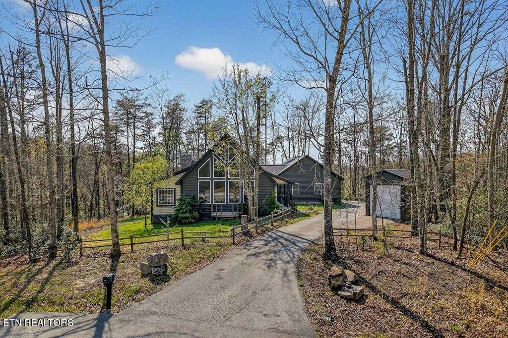 Photo of 31 Reeves Place, Monterey, TN 38574 (MLS # 1352999)