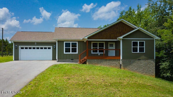 327 THOMAS LOOP RD, SEVIERVILLE, TN 37876 - Image 17bd790d9b2a4e9f8570da4da61fa456/1869740834