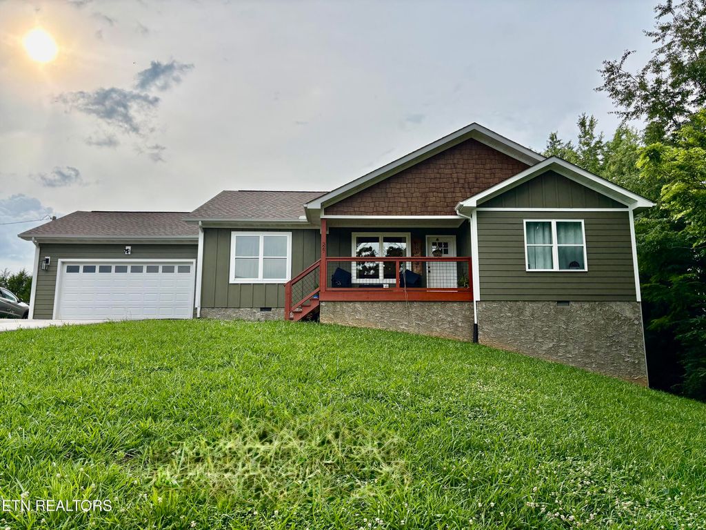 Photo of 327 Thomas Loop Rd, Sevierville, TN 37876 (MLS # 1342850)
