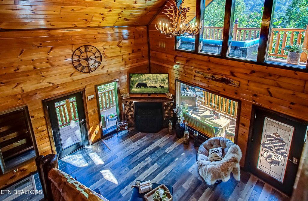 Photo of 2184 Spence Mountain Loop, Sevierville, TN 37876 (MLS # 1321066)