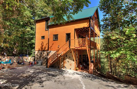 Tiny photo for 2184 Spence Mountain Loop, Sevierville, TN 37876 (MLS # 1321066)