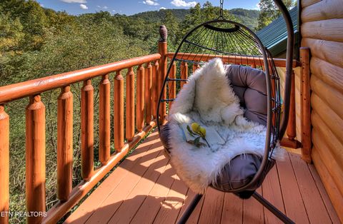 Tiny photo for 2184 Spence Mountain Loop, Sevierville, TN 37876 (MLS # 1321066)