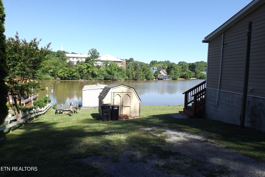 Photo of 1418 E Pearly Smith Rd, Louisville, TN 37777 (MLS # 1340908)